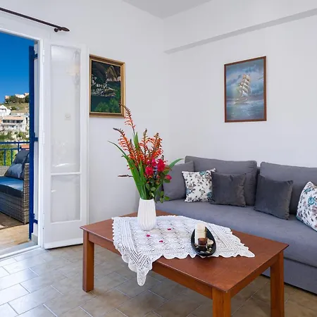 Semesterbostad Galini *